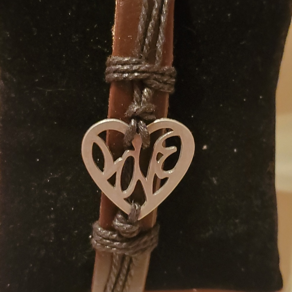 Jewelry - Picture 7 of 8